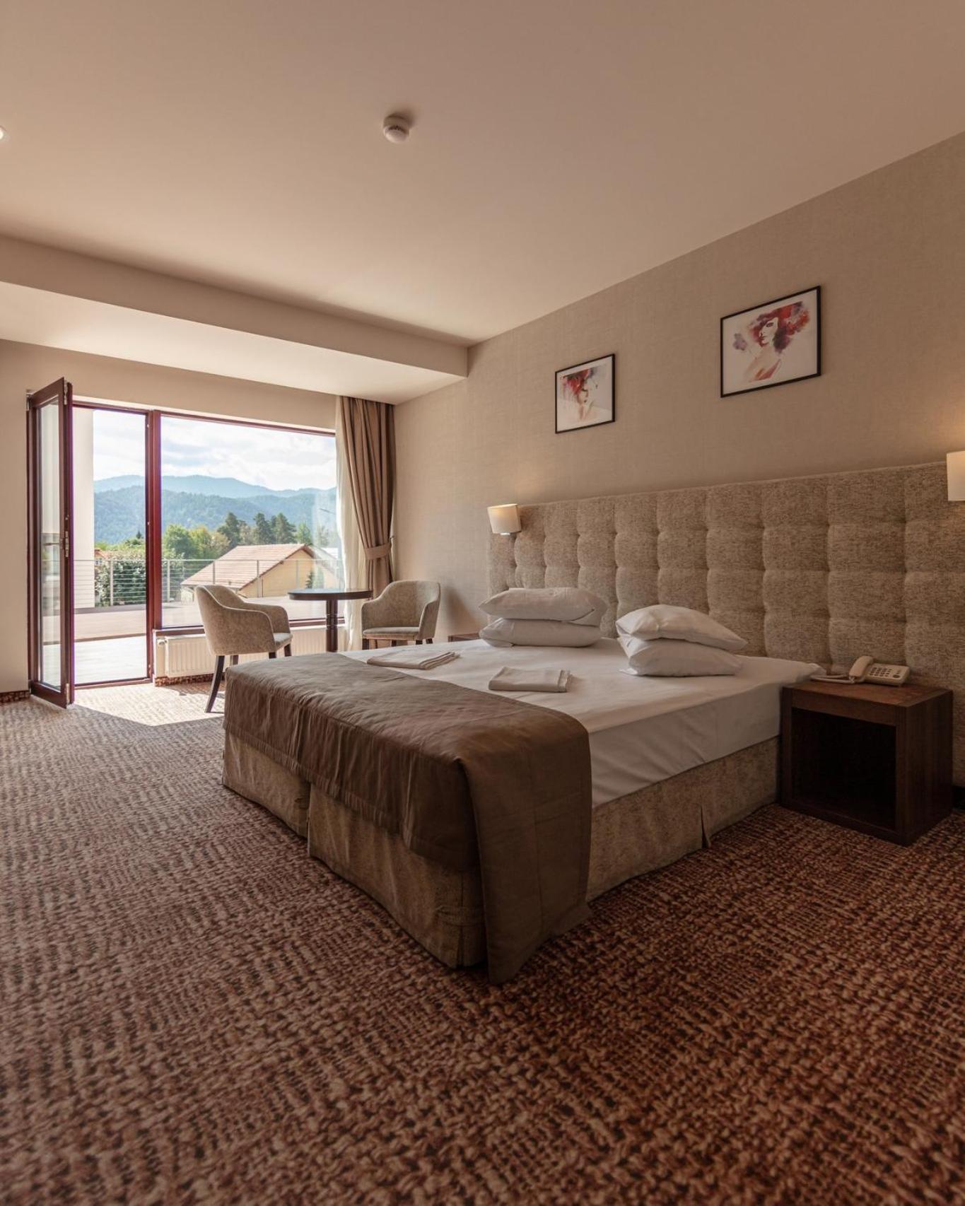 Grand Hotel Belvedere Брашов Экстерьер фото
